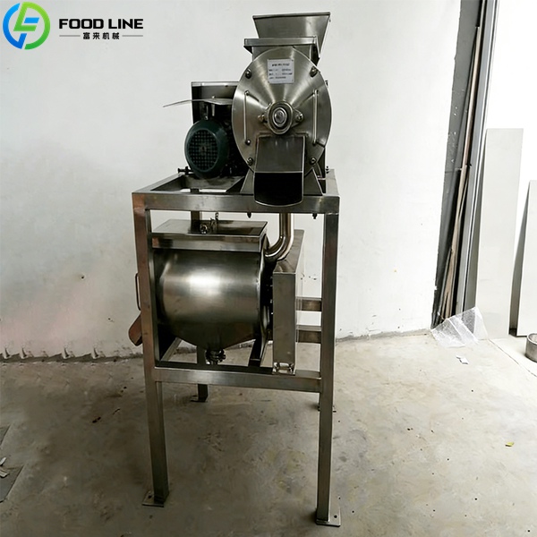 pulping device for fruit