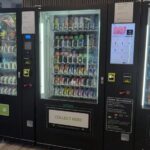 Snack and Drink Vending Machine for sale in France black cold drink vending device